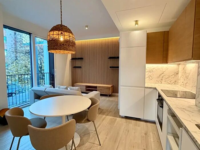 Appartamento bilocale in affitto in Via Silva, Milano