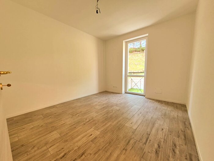 Appartamento con 6 locali in vendita in Via Mario Costa, Torriglia