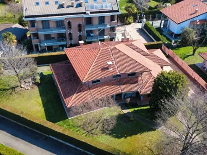 Casa con 6 locali in vendita in Via Monte Rosa, Rivoli