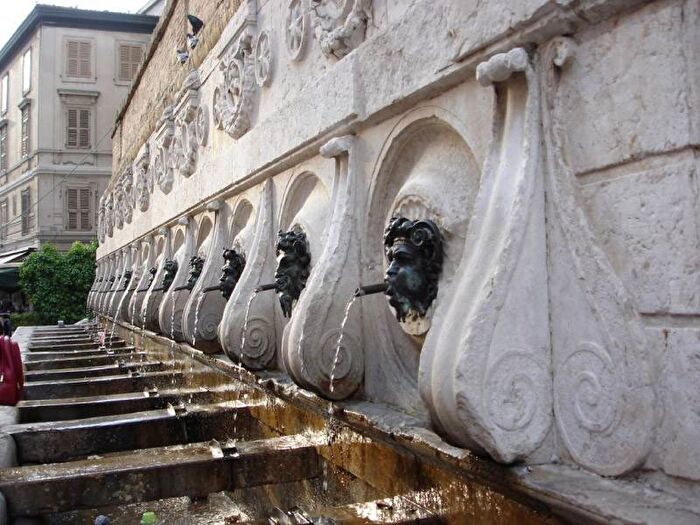 Appartamento con 6 locali in affitto in Corso Giuseppe Mazzini, Corsi, Ancona