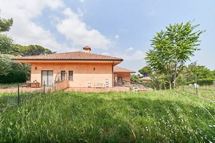 Appartamento quadrilocale in vendita in Viale Enrico Fermi, Frascati