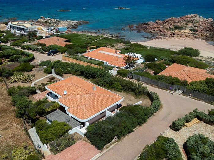 Casa con 9 locali in vendita in Portobello di Gallura, Aglientu