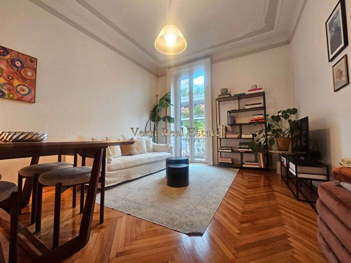 Appartamento trilocale in affitto in Via Camillo Hajech, Plebisciti Susa, Milano