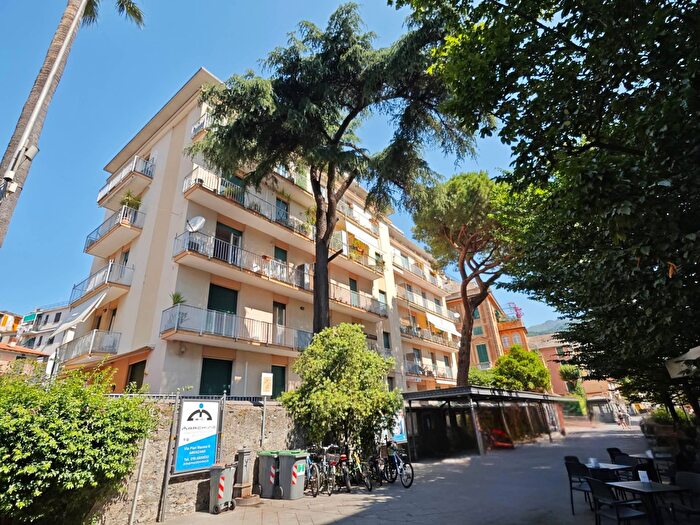 Appartamento trilocale in affitto in Via Sauli Pallavicino, Arenzano
