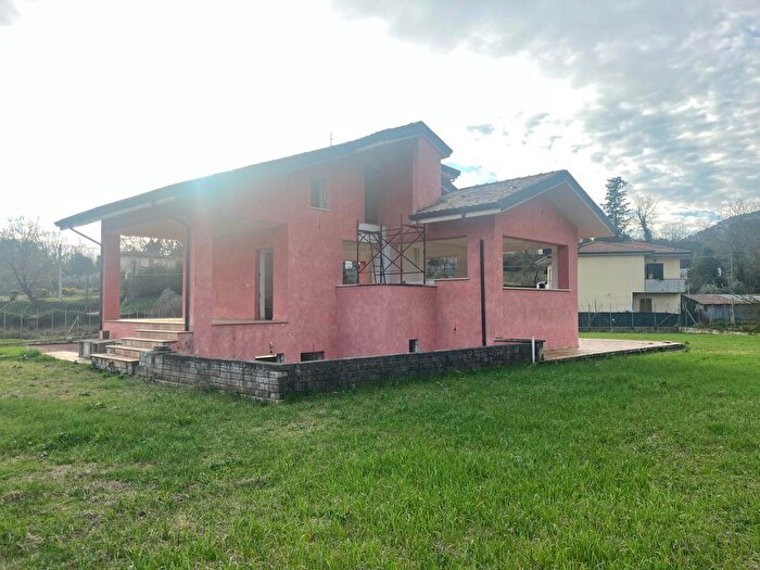 Casa quadrilocale in vendita in Via Melogrosso, Sezze