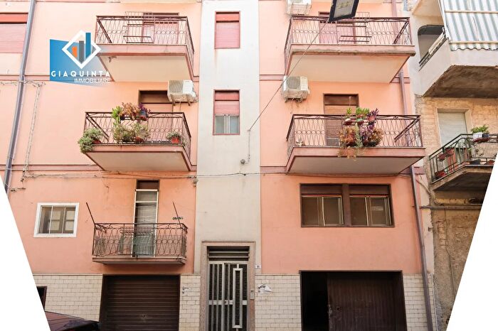 Appartamento quadrilocale in vendita in Via dei Giardini N, Palagonia