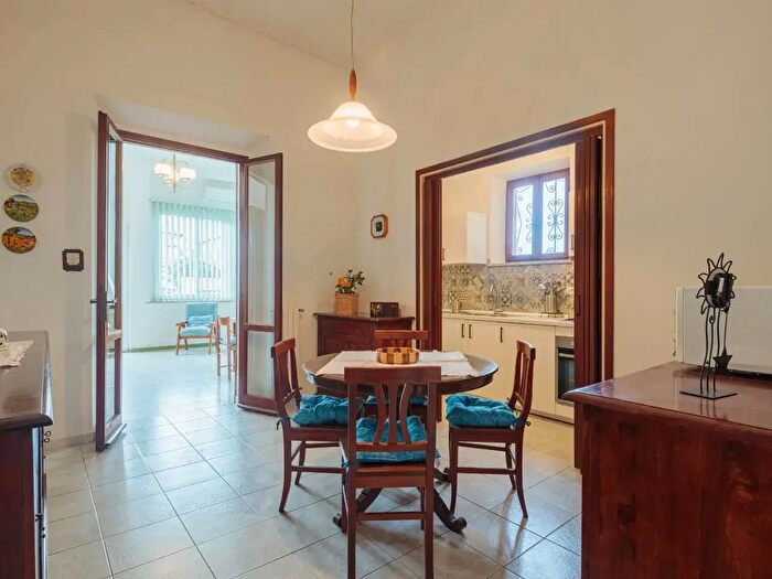 Casa con 8 locali in vendita in Ilazzo, Pisa