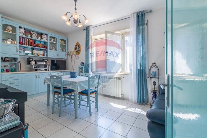 Appartamento trilocale in vendita in Via Peleo Caporossi, Ischia Di Castro