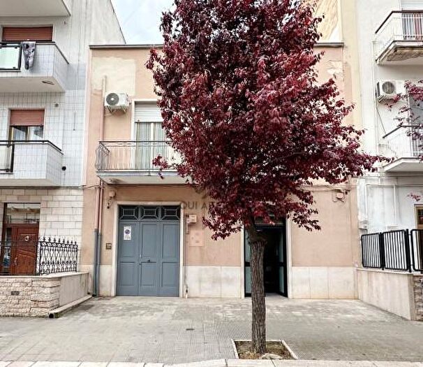 Casa con 6 locali in vendita in Via Alexander Fleming, Andria