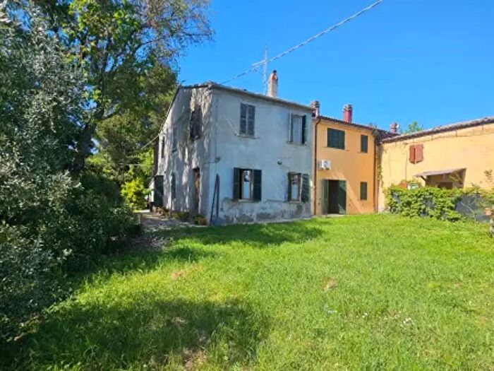 Casa con 6 locali in vendita in Strada Madonna del Monte, Pesaro