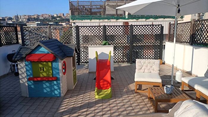 Appartamento trilocale in vendita in Via Campegna Napoli, Napoli