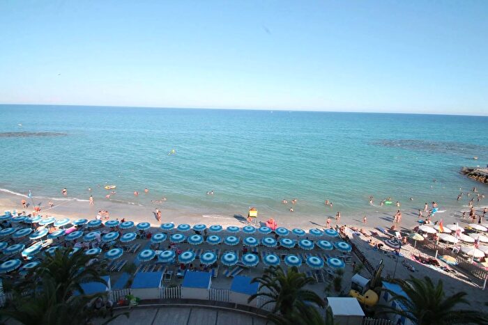 Appartamento trilocale in affitto in Borghetto Santo Spirito