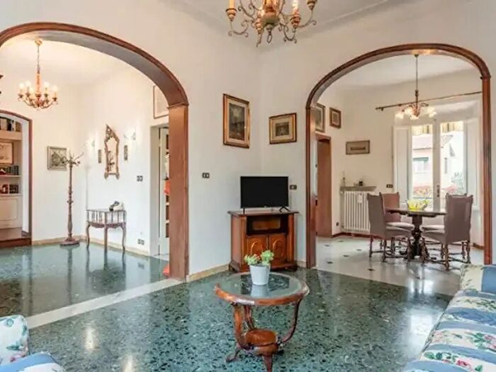 Appartamento con 6 locali in affitto in Via Castruccio Buonamici, Lucca