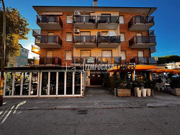 Appartamento trilocale in vendita in Viale Austria Lido delle Nazioni, Comacchio