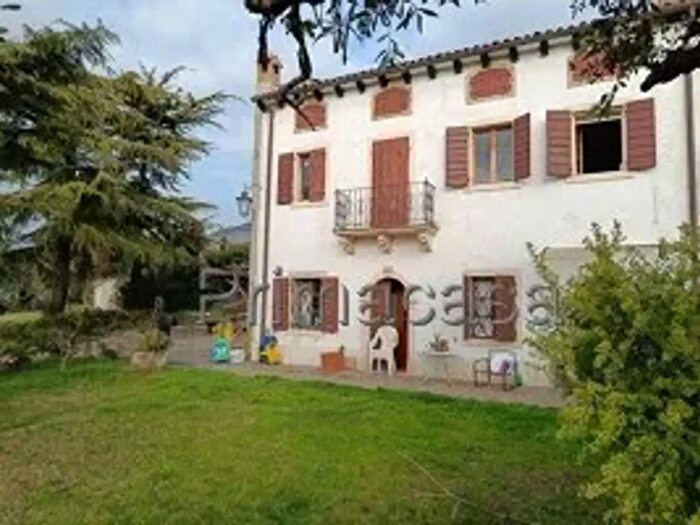 Casa con 7 locali in vendita in Via Castagnini, Tregnago