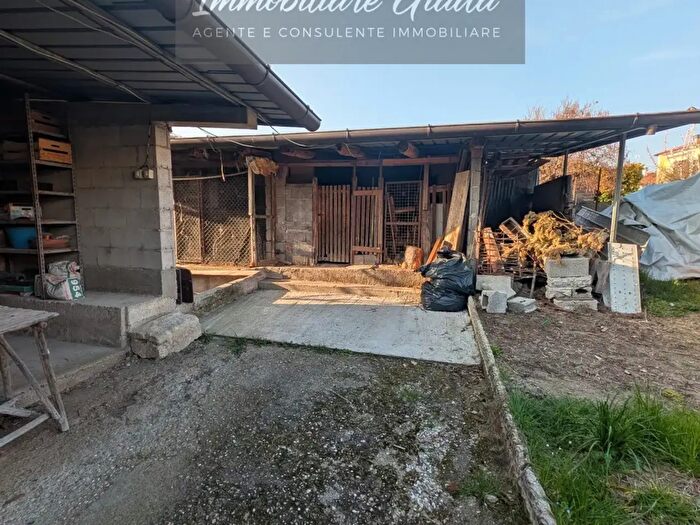 Casa con 5 locali in vendita in Vittorio Veneto
