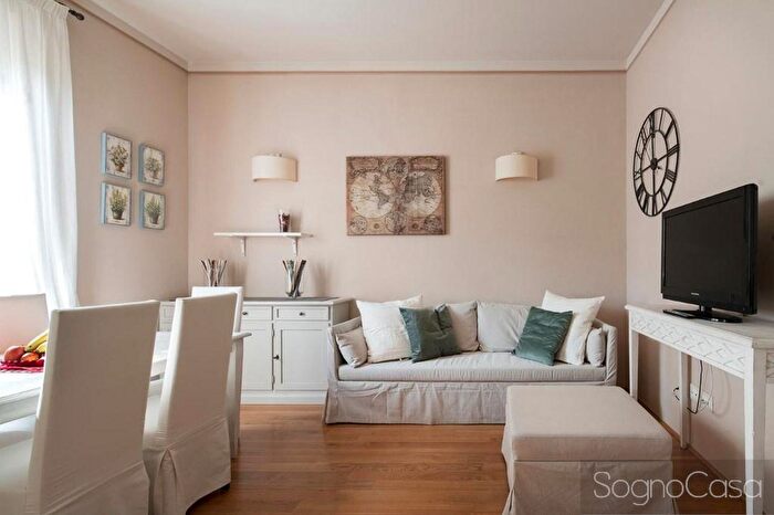 Appartamento quadrilocale in affitto in Via Caracciolo, Firenze