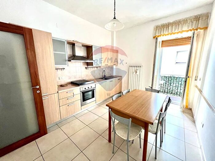 Appartamento quadrilocale in vendita in Via Baroncini, Chieti