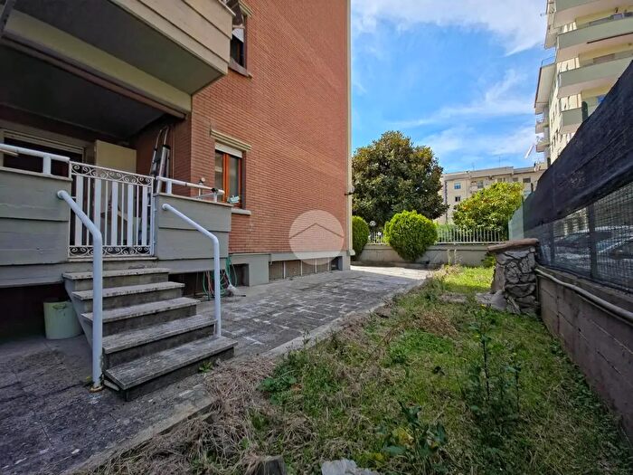 Appartamento trilocale in vendita in Via Acquaregna, Tivoli