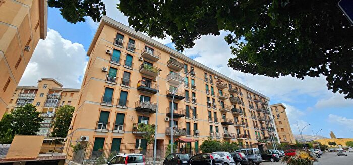 Appartamento quadrilocale in vendita in Via Giuseppe Capparozzo, Palermo