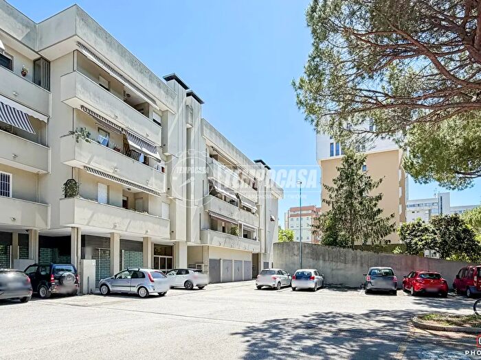 Appartamento trilocale in vendita in Via dell'Abete, Rimini