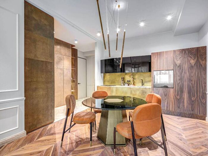 Appartamento trilocale in affitto in Via Medici, Carrobbio, Milano