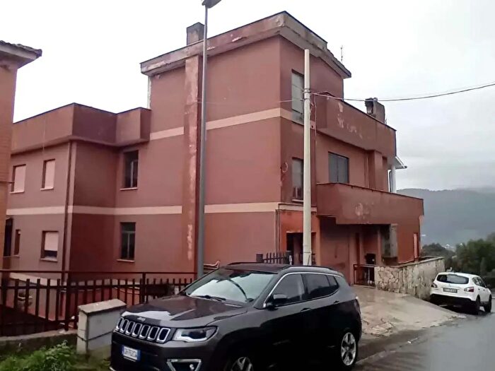 Appartamento con 6 locali in vendita in Via Villa Petrara, Sezze