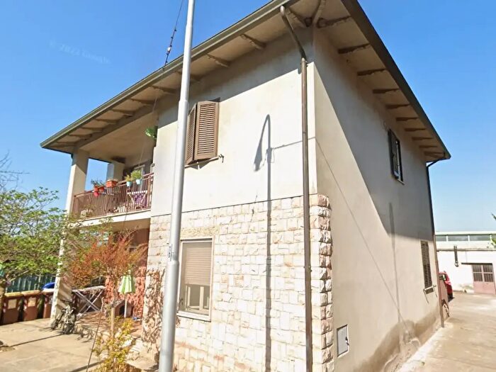 Appartamento quadrilocale in vendita in Via Caprara Bassa, Deruta