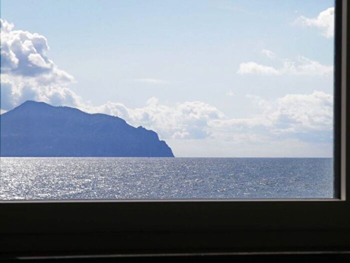 Appartamento trilocale in affitto in Via Argonauti, Sturla, Genova
