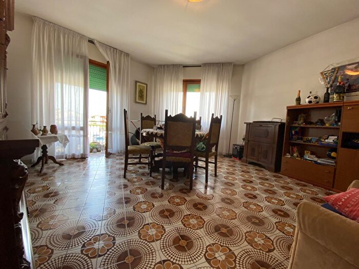 Appartamento trilocale in vendita in Via Mascagni, Castel DAzzano