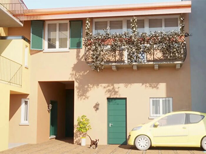 Casa quadrilocale in vendita in Via Mazzini, Galbiate