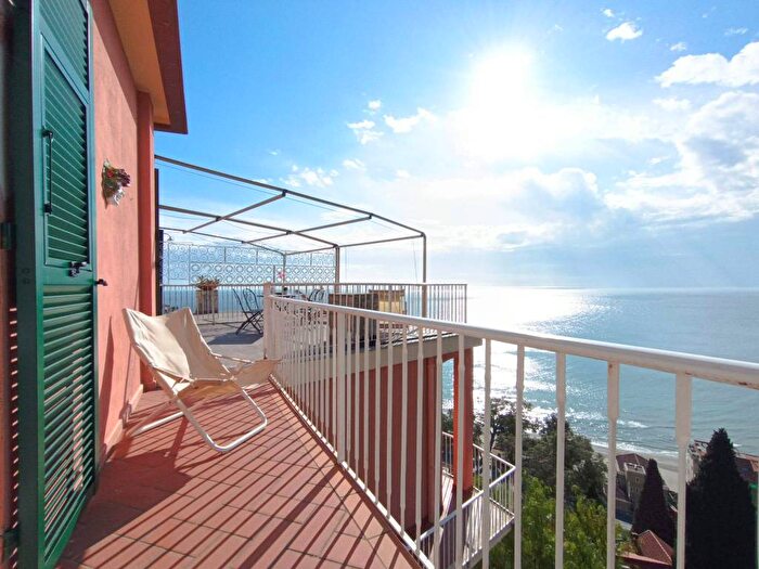 Appartamento trilocale in affitto in Strada Privata Santa Croce, Via Solva Santa Croce, Alassio