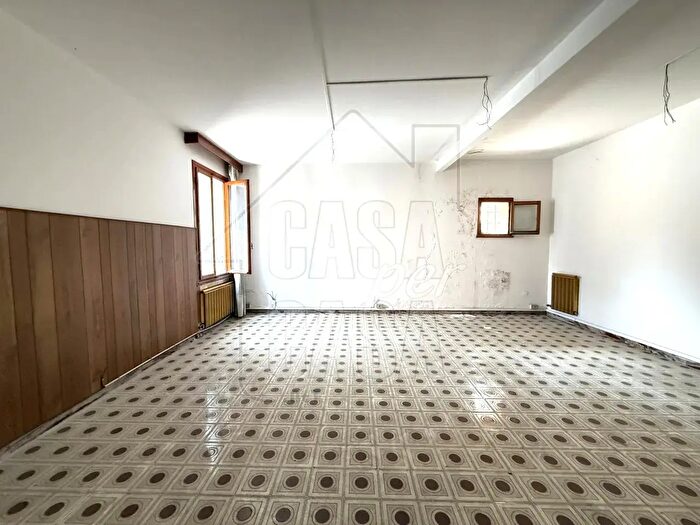 Appartamento trilocale in vendita in Via Giuseppe Garibaldi, Monselice