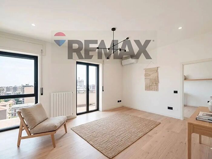 Appartamento trilocale in vendita in Via Garibaldi, Cinisello Balsamo