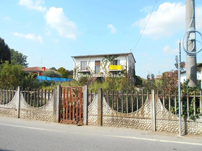 Casa con 6 locali in vendita in Via Madonna delle Fontane, Casaletto Ceredano