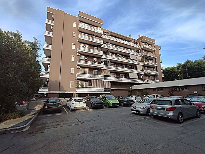 Appartamento bilocale in affitto in via duccio di buoninsegna, Tintoretto, Roma