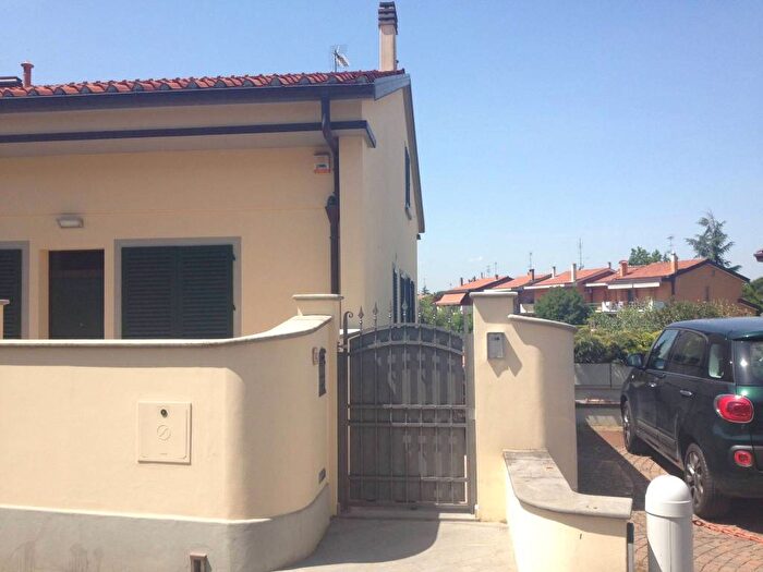Appartamento con 5 locali in affitto in Via di Cantagallo, Figline, Prato