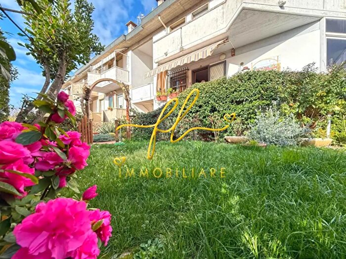 Appartamento con 5 locali in vendita in Cecina