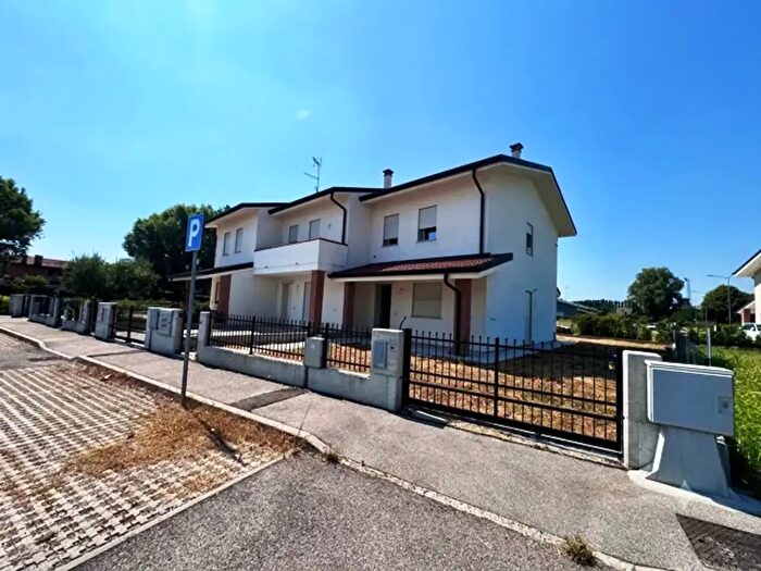 Casa trilocale in vendita in Badia Polesine