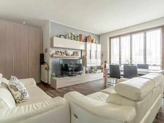 Appartamento trilocale in vendita in Via Grazia Deledda, Desio