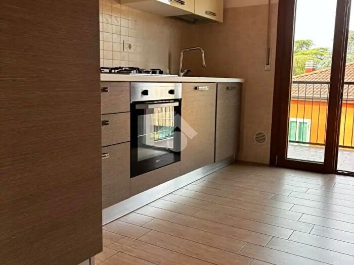 Appartamento quadrilocale in affitto in Via Spina, Verona