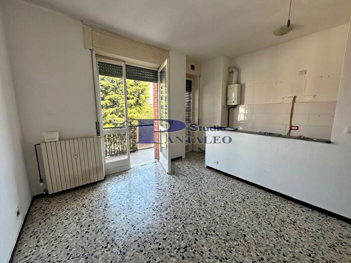 Appartamento bilocale in vendita in Viale Giuseppe Mazzini, Abbiategrasso