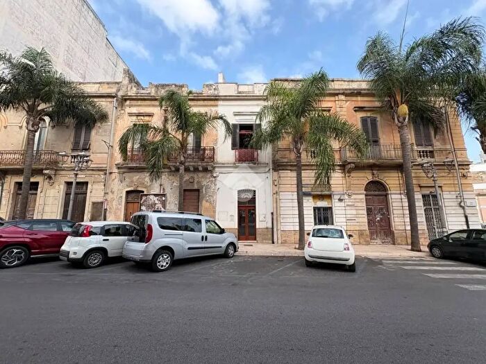 Casa con 7 locali in vendita in Corso Roma, Brindisi