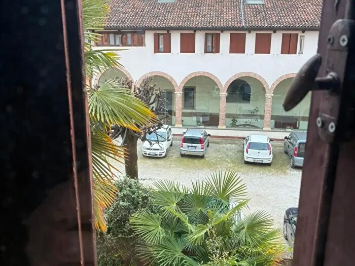 Appartamento con 6 locali in affitto in Via San Pietro, Padova