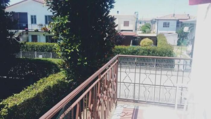 Casa con 6 locali in vendita in Via Giuseppe di Vittorio, Copparo