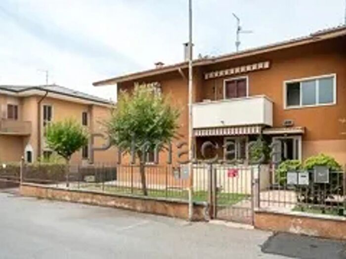 Appartamento con 5 locali in vendita in Via Aprile, Caldiero