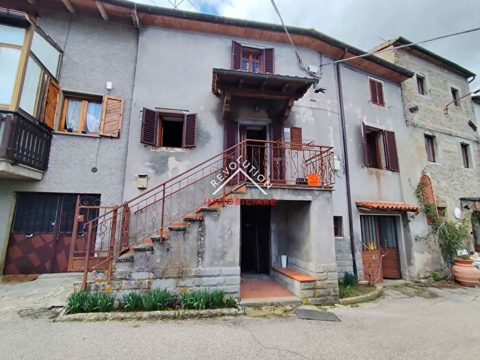 Casa con 6 locali in vendita in Via Colle di Fragaiolo, Caprese Michelangelo