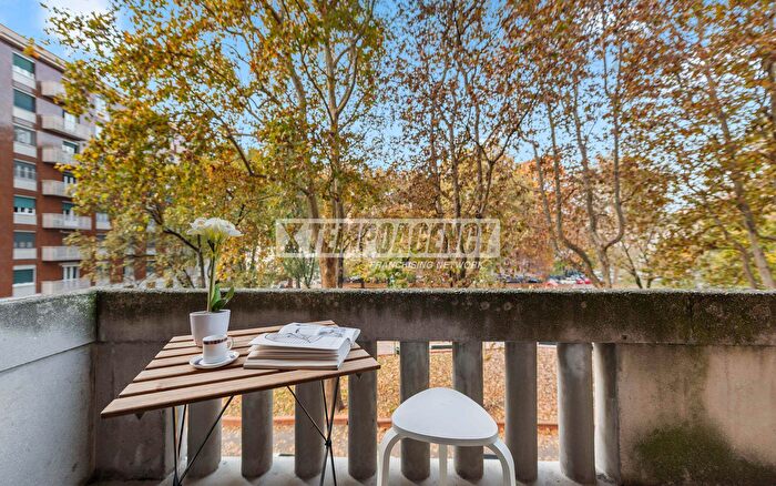 Appartamento trilocale in vendita in Piazza Giuseppe Grandi, Milano