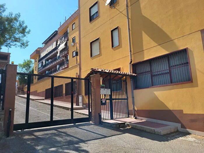 Appartamento trilocale in vendita in Via Giuseppe Pitrè, Caltanissetta