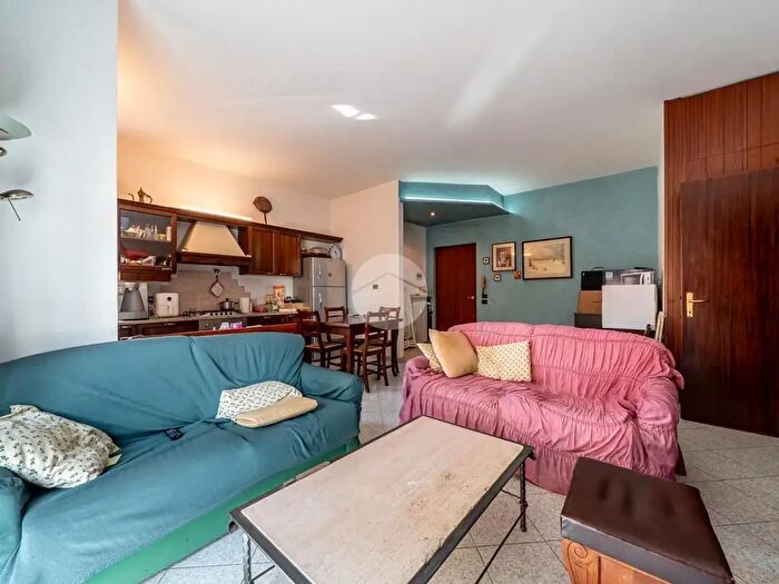 Appartamento quadrilocale in vendita in Via Redipuglia, Verona